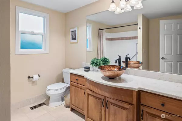 4055 223rd PL SE #1025, Issaquah, WA 98029