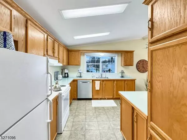 8 Clover Lane, White Twp., NJ 07823