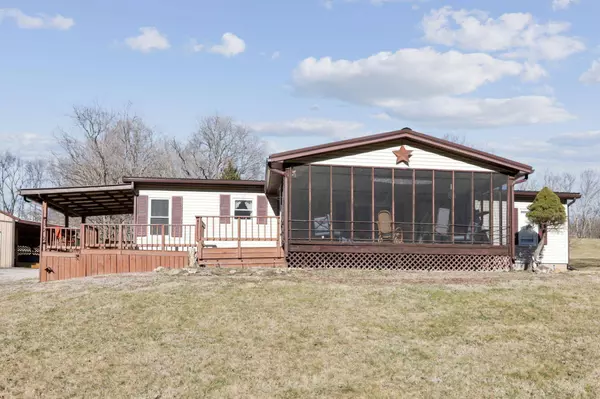 37212 Price Road, Logan, OH 43138