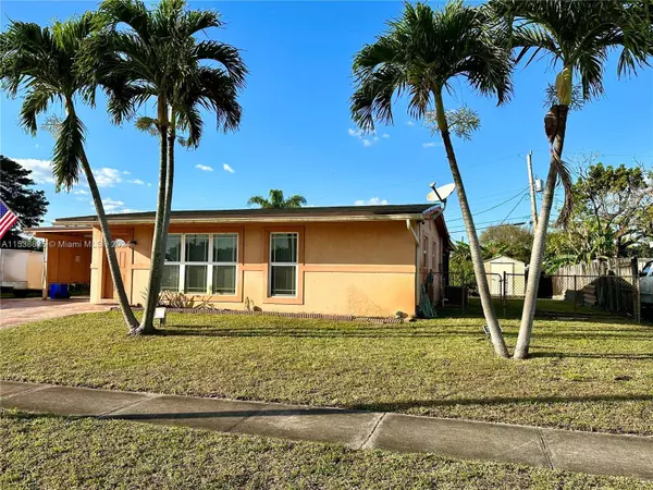 5805 NW 18th St, Margate, FL 33063