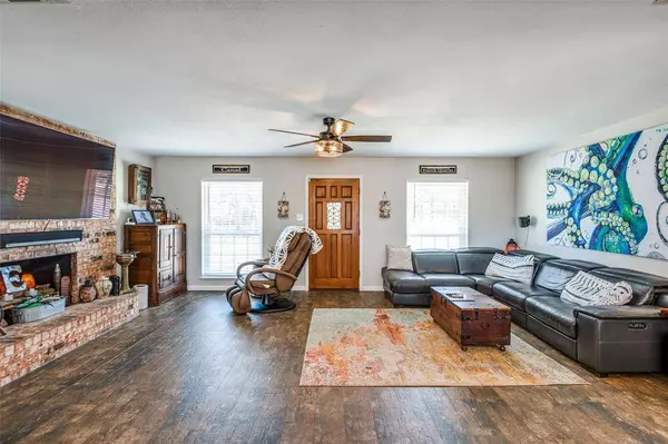 6860 Hudson Cemetery Road, Mansfield, TX 76063