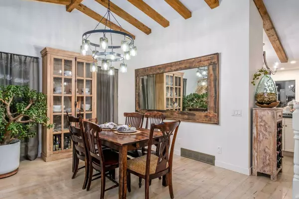 908 Suncastle DR SE, Calgary, AB T2X 2M4