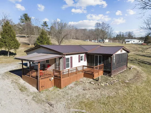 37212 Price Road, Logan, OH 43138