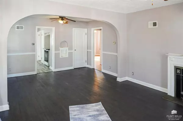 815 Thurston ST, Manhattan, KS 66502