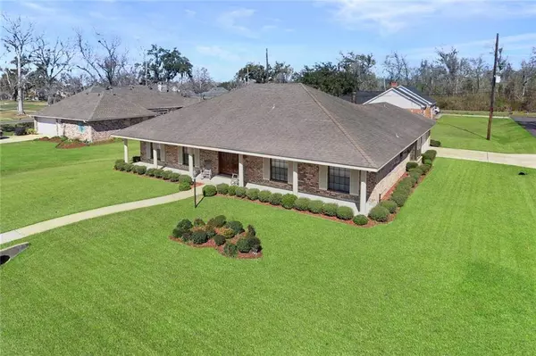 4 E LEVERT DR, Luling, LA 70070