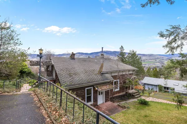 319 Alta Ave, Ashland, OR 97520