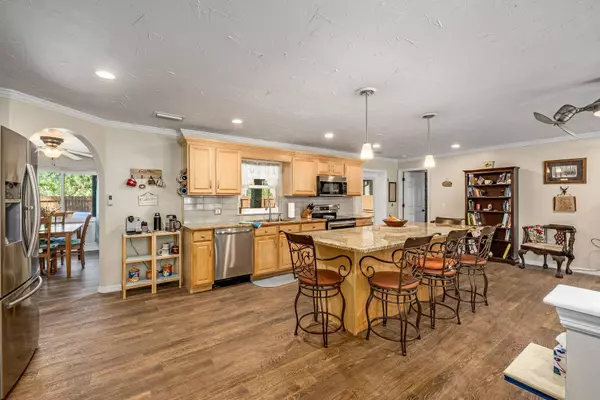 130 Aquarius AVE SE, Palm Bay, FL 32909