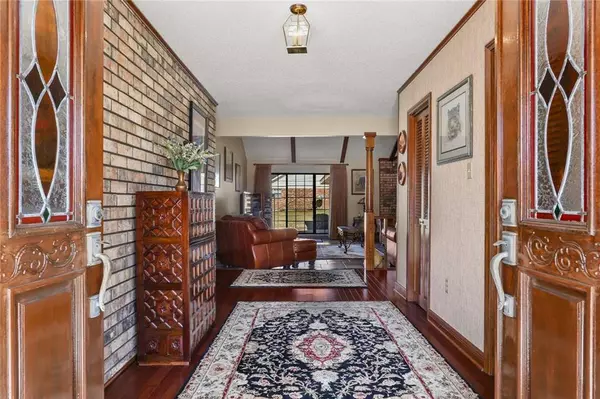 4 E LEVERT DR, Luling, LA 70070