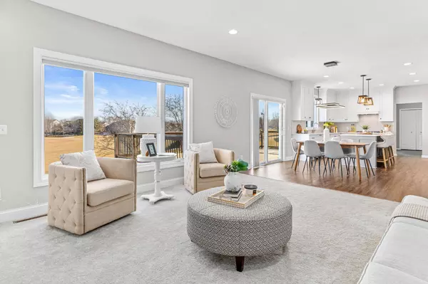 17560 Hyde Park AVE, Lakeville, MN 55044