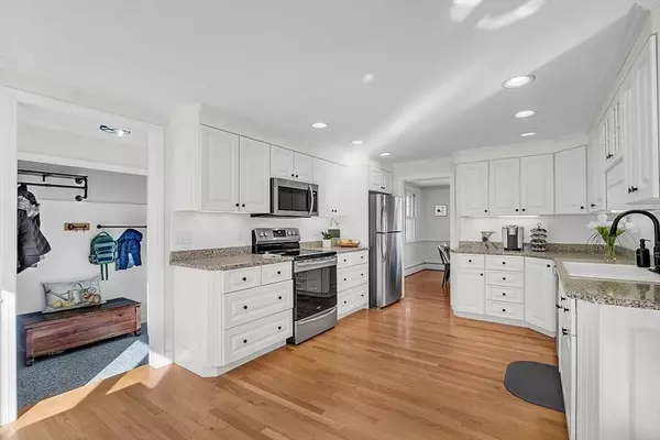 114 Bailey Rd, Andover, MA 01810