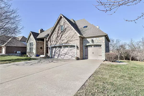 1740 Willow ST, Higginsville, MO 64037