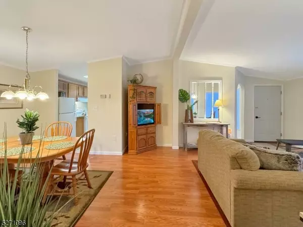 8 Clover Lane, White Twp., NJ 07823