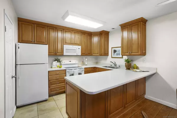 433 Autumn Dr #23, San Marcos, CA 92069