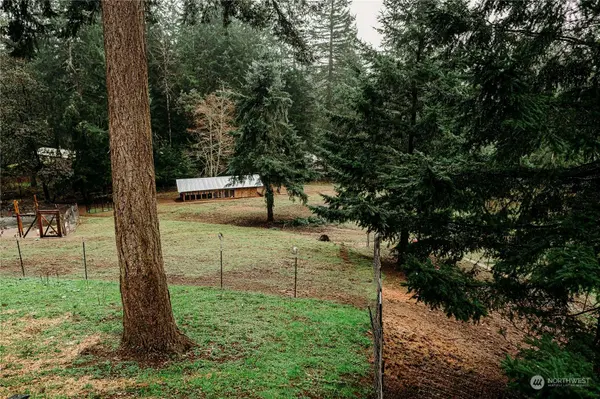 705 SW Oak RD, Port Orchard, WA 98367