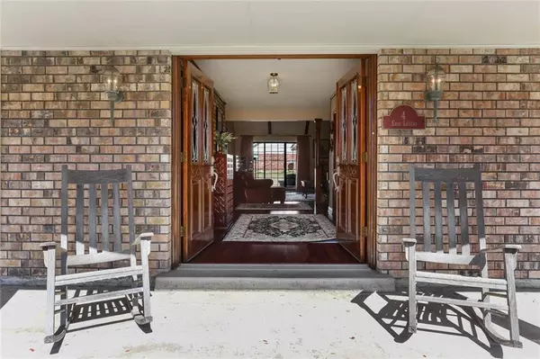 4 E LEVERT DR, Luling, LA 70070