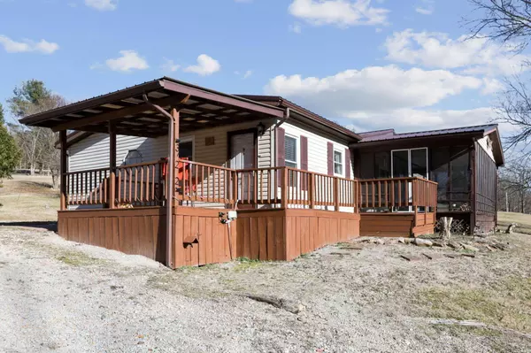 37212 Price Road, Logan, OH 43138