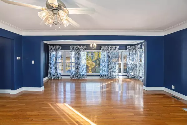 28700 Palomino Drive, Warren, MI 48093