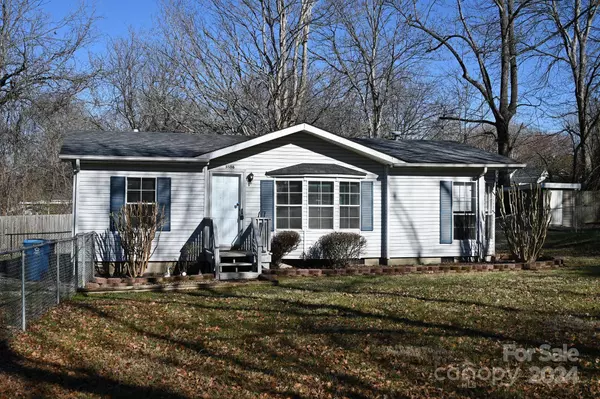 3506 1st avenue CIR NW, Hickory, NC 28602