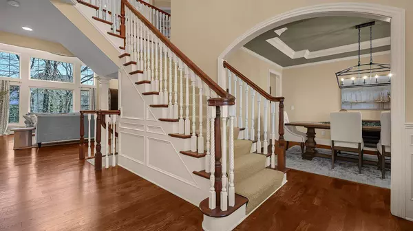 8219 Tillinghast Drive, Dublin, OH 43017