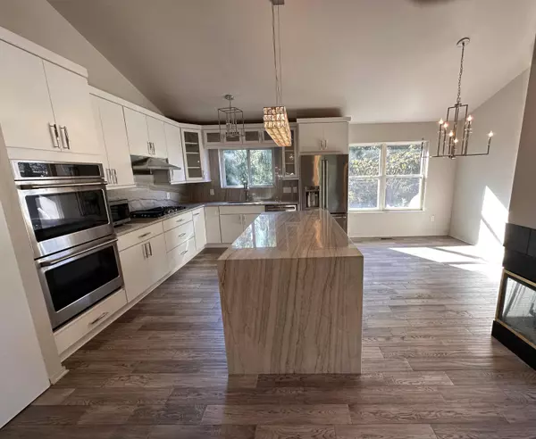 844 Canter Lane, Auburn Hills, MI 48326