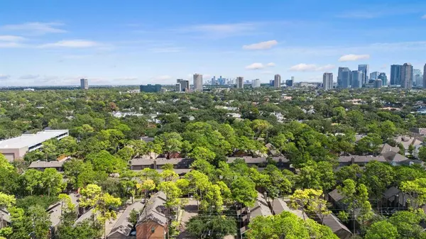 701 Bering DR #404, Houston, TX 77057