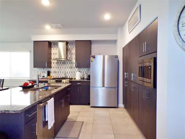 1144 Kingbird Lane, Alvarado, TX 76009