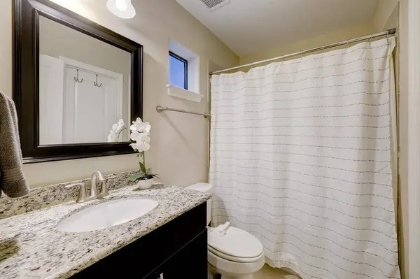 1613 W 24th ST #B, Houston, TX 77008