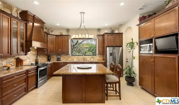 1238 Langdon DR, San Antonio, TX 78260