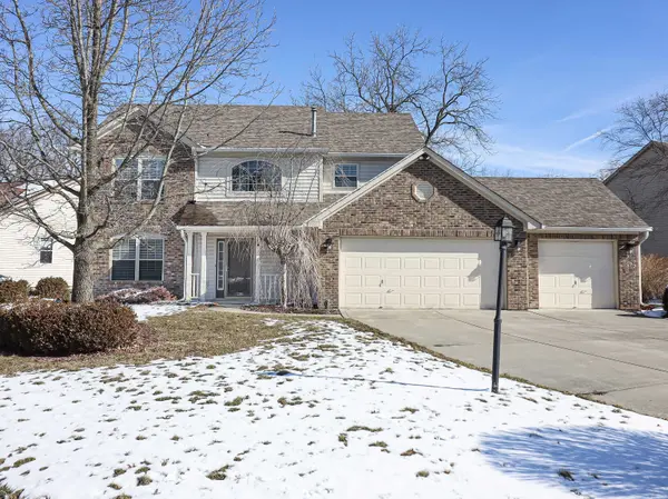 8664 Woodbluff CT, Indianapolis, IN 46234