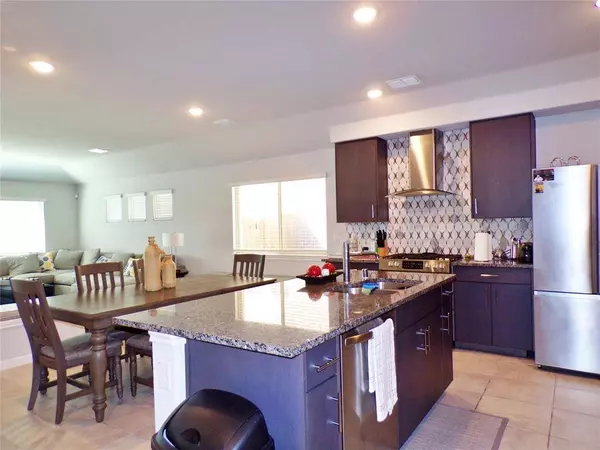 1144 Kingbird Lane, Alvarado, TX 76009