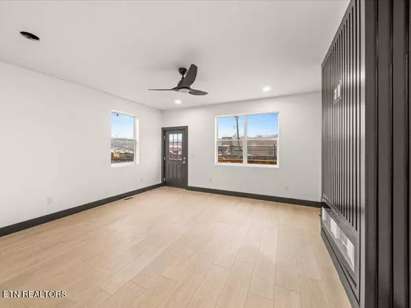 2833 Linden Ave, Knoxville, TN 37914