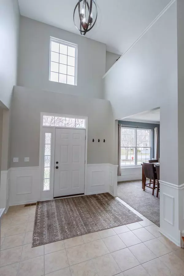 110 John M Boor DR, Gilberts, IL 60136