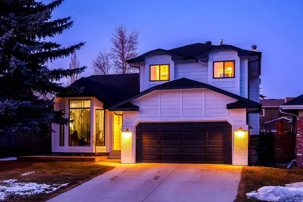 908 Suncastle DR SE, Calgary, AB T2X 2M4