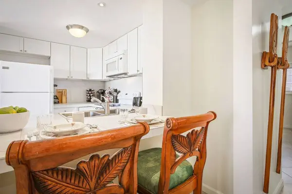 75-5719 ALII DR ##218, Kailua-Kona, HI 96740