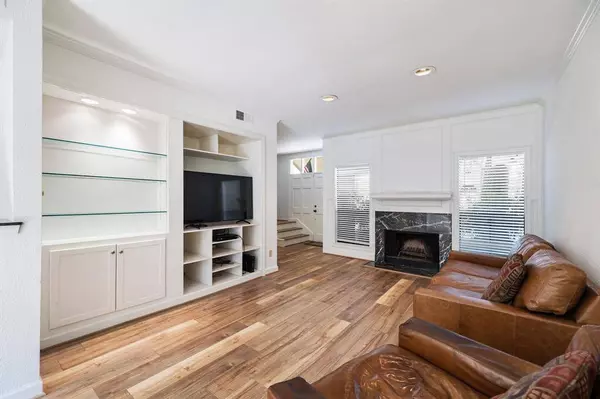 701 Bering DR #404, Houston, TX 77057