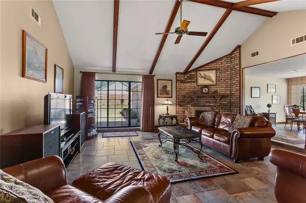 4 E LEVERT DR, Luling, LA 70070