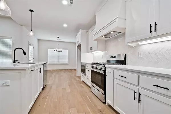 24 Birsay Dr, Bella Vista, AR 72715