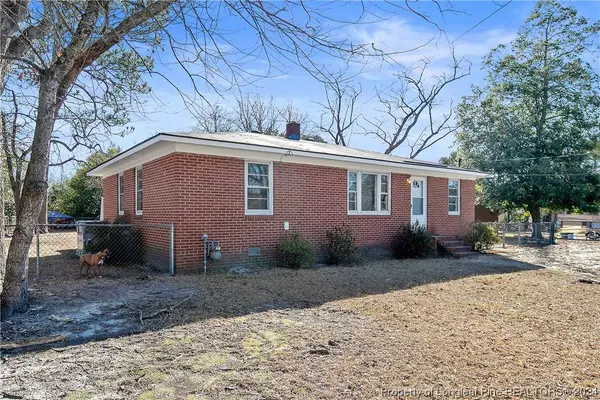 5305 Bayleaf DR, Fayetteville, NC 28304