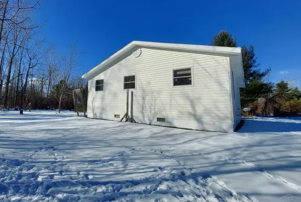 1059 Walker Rd Road, Twining, MI 48766