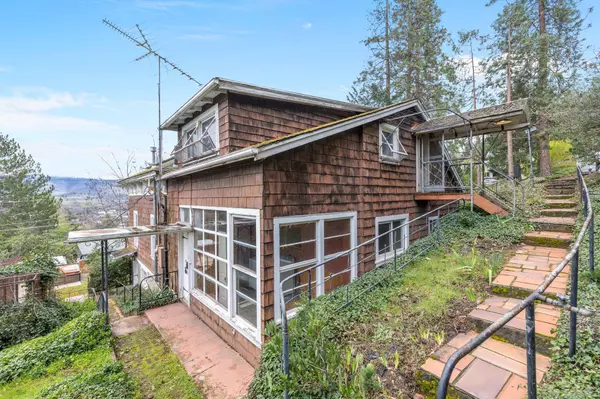 319 Alta Ave, Ashland, OR 97520