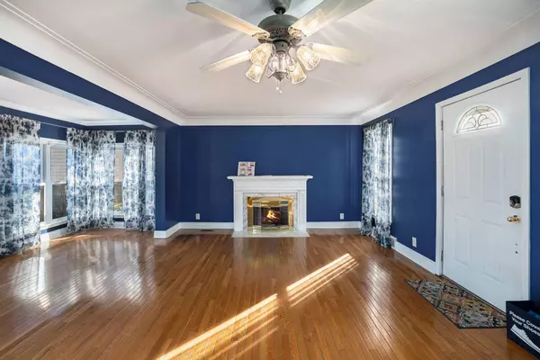 28700 Palomino Drive, Warren, MI 48093