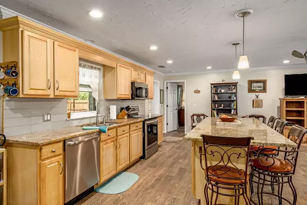 130 Aquarius AVE SE, Palm Bay, FL 32909