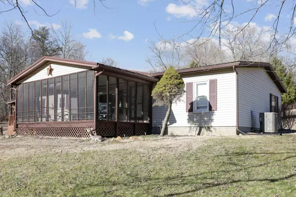 37212 Price Road, Logan, OH 43138