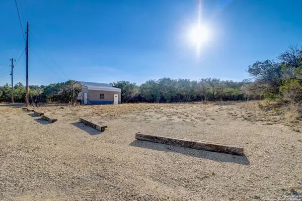 1109 Lakeshore Ln, Bandera, TX 78003