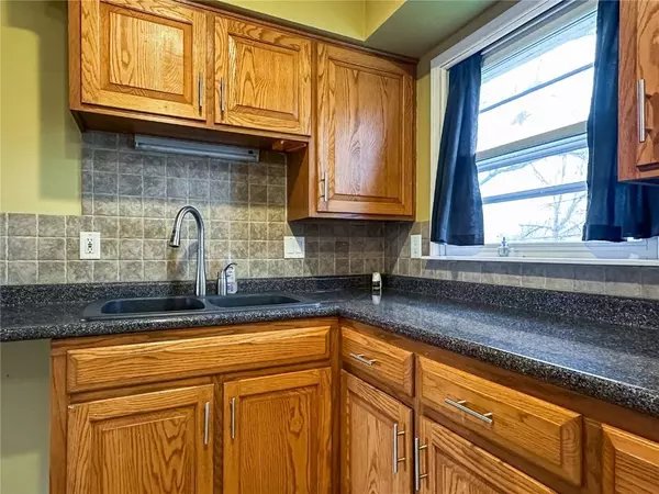 2209 26th SW, Cedar Rapids, IA 52404