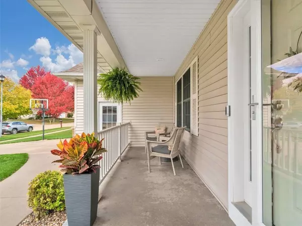 200 Amy Drive, Robins, IA 52328