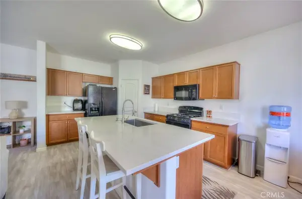 678 Firenze ST, Lemoore, CA 93245