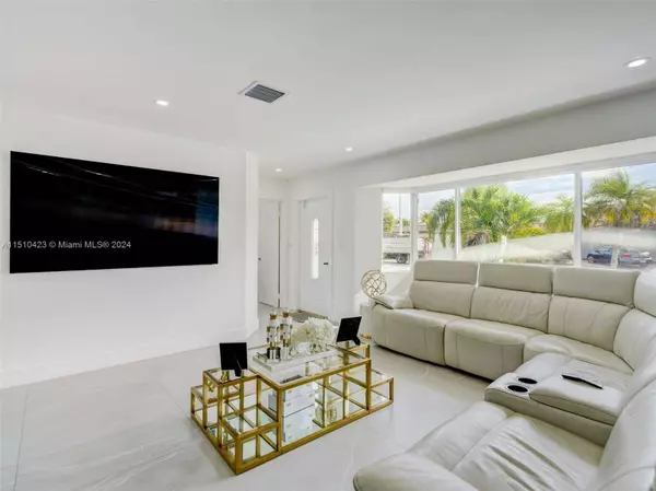 17500 NW 85th Ave, Hialeah, FL 33015