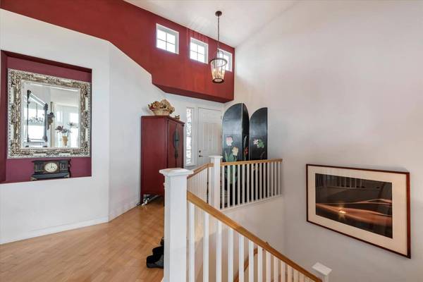 122 Rock Wren LN, Brisbane, CA 94005