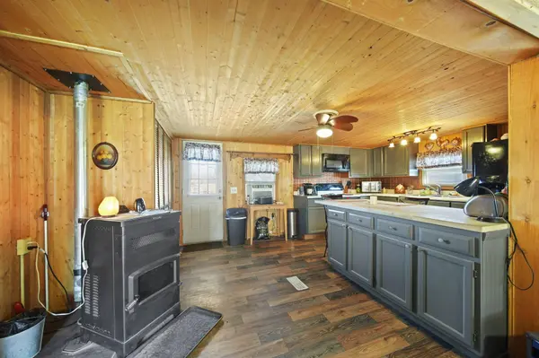 9555 Springport Road, Parma, MI 49269